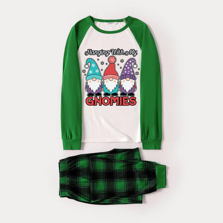 Drune | Grünes Raglan-Top Grünes Karomuster Weihnachts-Pyjama-Set mit "Hanging With My GNOMIES" und süßem Gnomen-Druck