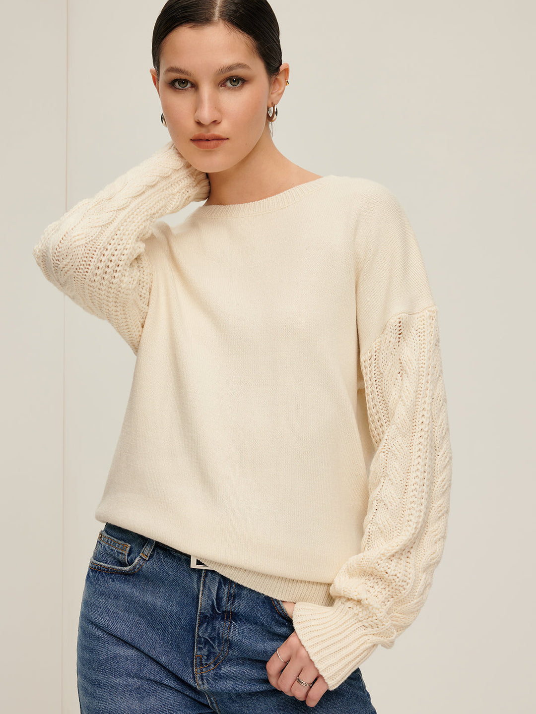 Drune | Strickpullover mit Kabelstrickärmeln Lockere Passform und Moderne Details Bequem und Zeitlos