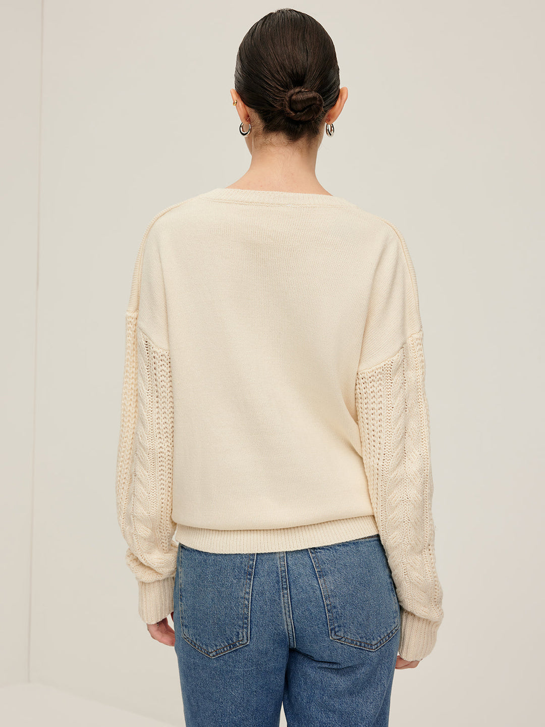 Drune | Strickpullover mit Kabelstrickärmeln Lockere Passform und Moderne Details Bequem und Zeitlos