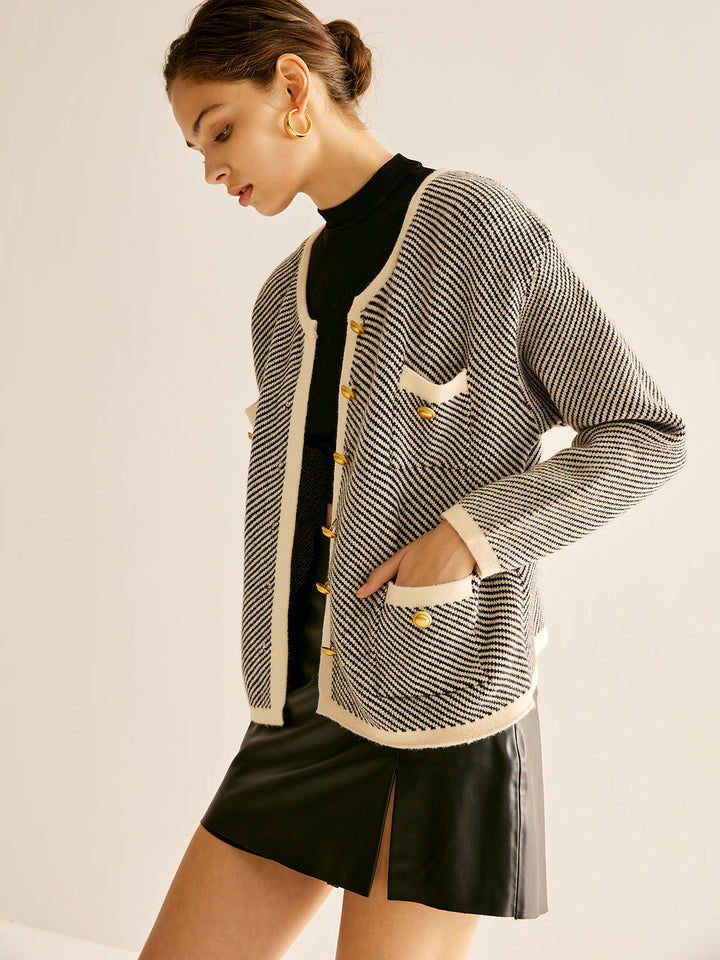 Drune | Tweed Cardigan Kontrastdetails und Goldknöpfe Klassisch und Sophisticated