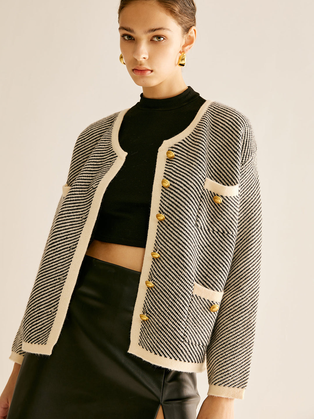 Drune | Tweed Cardigan Kontrastdetails und Goldknöpfe Klassisch und Sophisticated