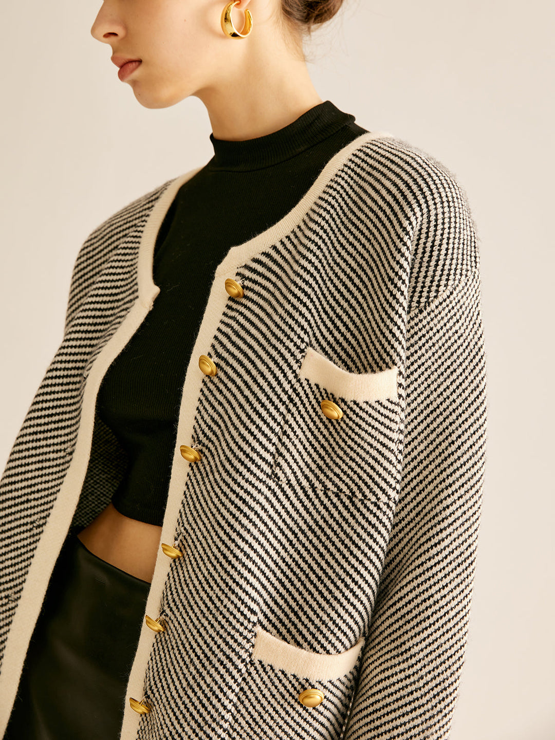 Drune | Tweed Cardigan Kontrastdetails und Goldknöpfe Klassisch und Sophisticated