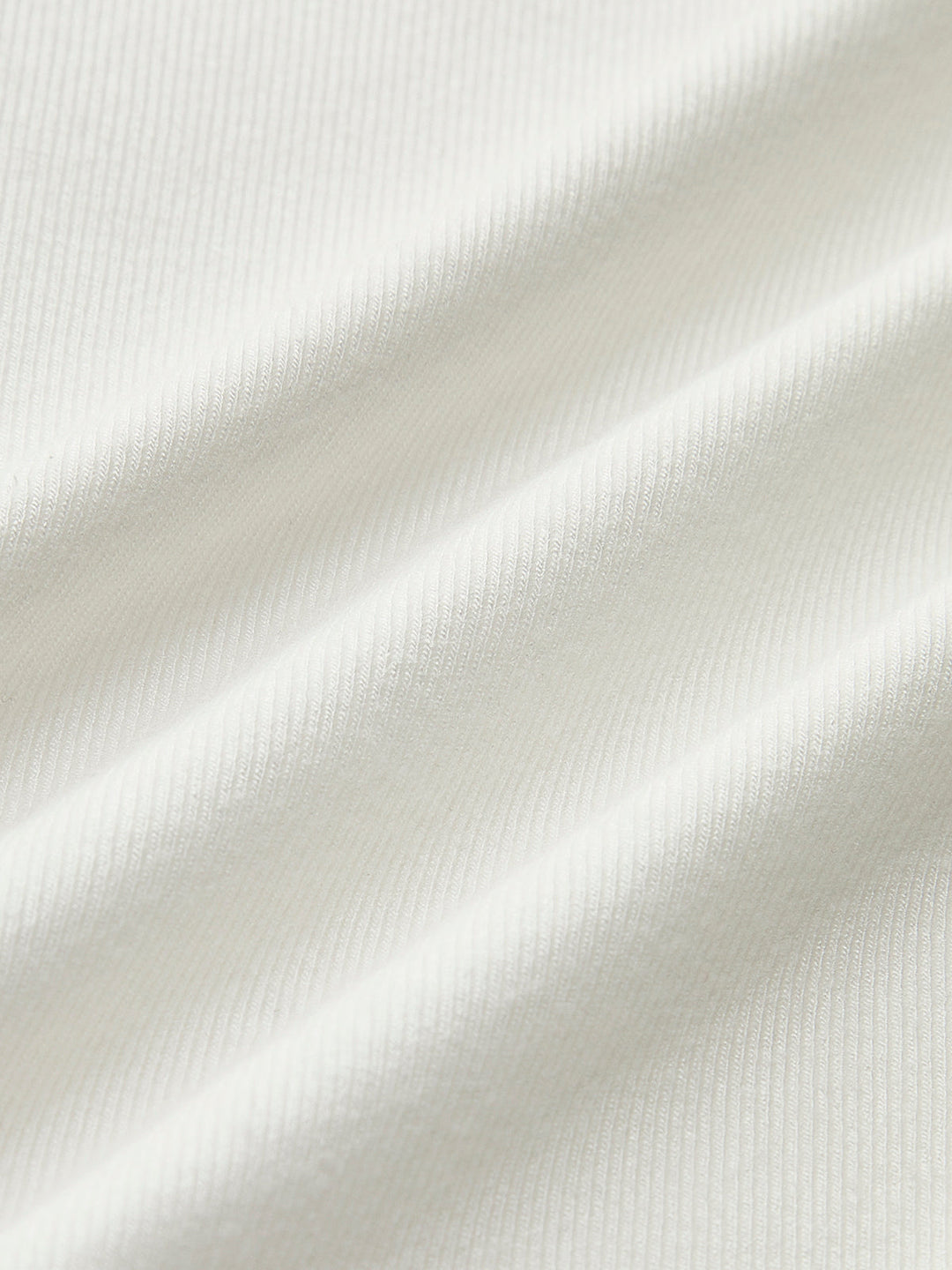Drune | Klassische Slim Fit T-Shirt für Frauen