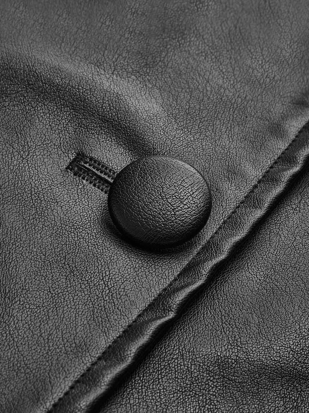 Drune | Gürtelte Kunstlederjacke