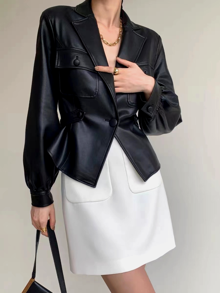 Drune | Gürtelte Kunstlederjacke