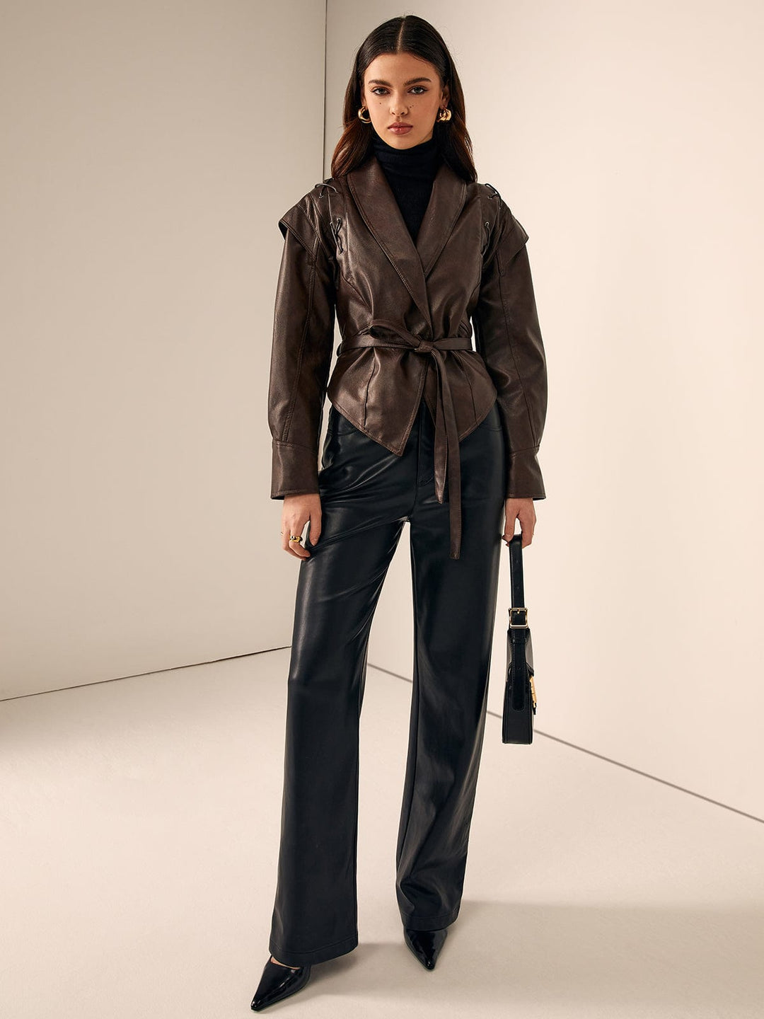 Drune | Taillierter Lederblazer mit Gürtel Elegant & Modern