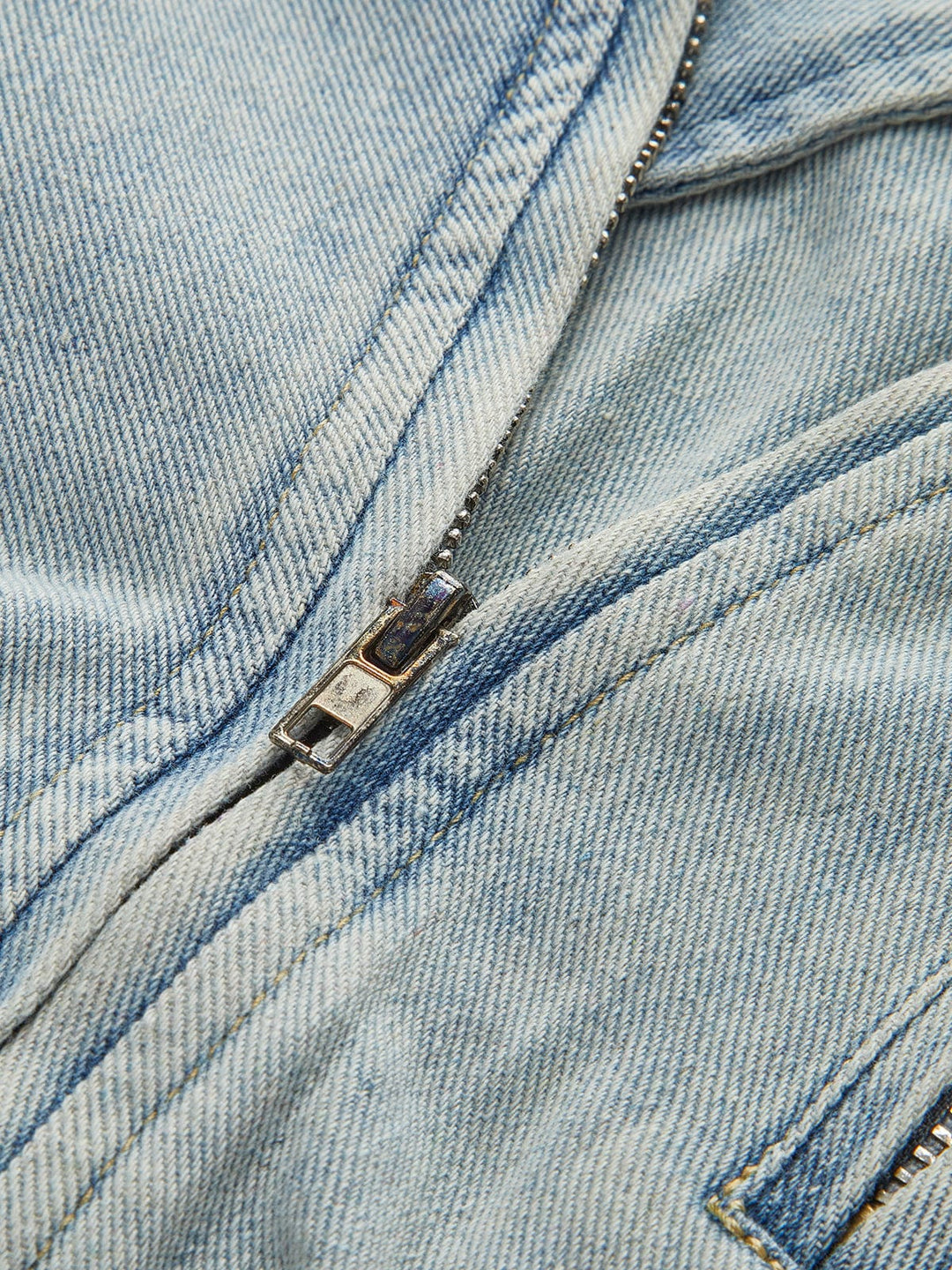 Drune | Cropped Denim Bikerjacke für Einen Rebellischen und Stilvollen Look