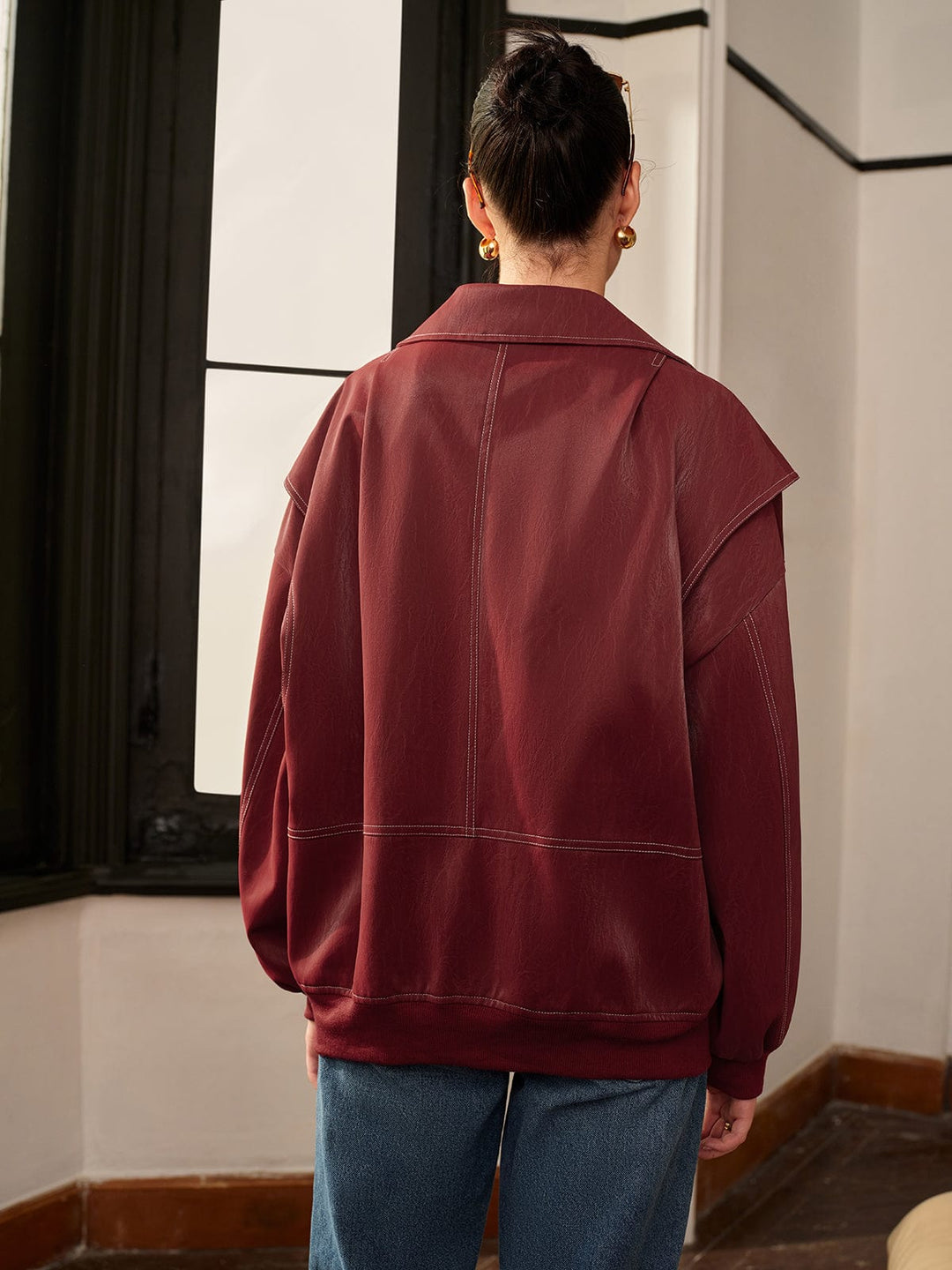 Drune | Bordeauxrote Jacke mit Sportivem Akzent