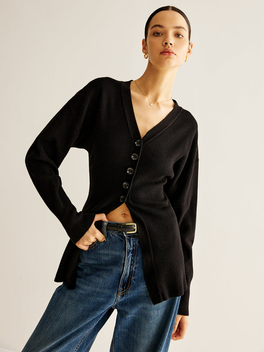 Drune | Cardigan mit Tiefem V-ausschnitt und Knöpfen Lässige Passform Minimalistisch und Zeitlos