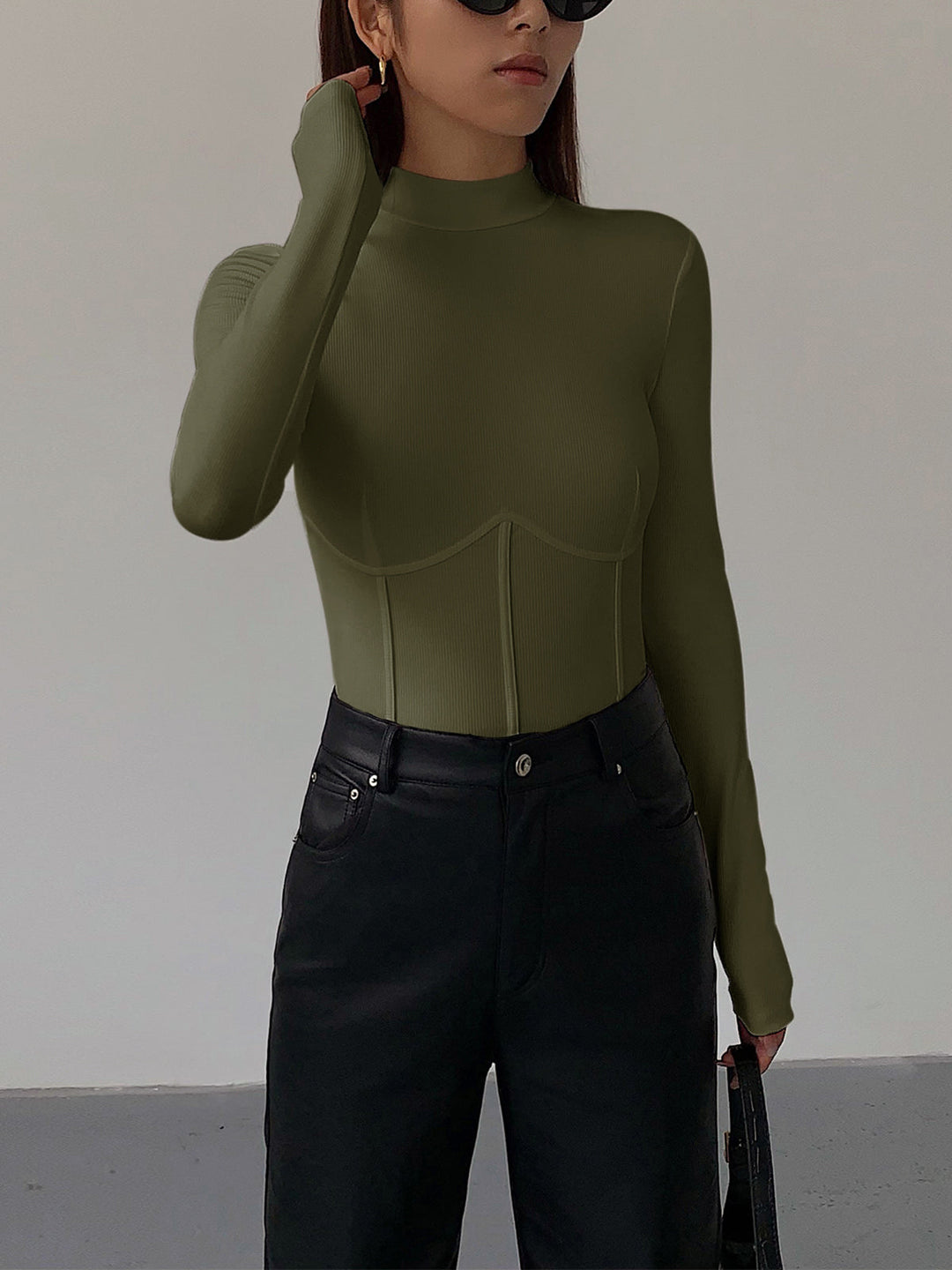 Drune | Klassische Slim Fit T-Shirt für Frauen