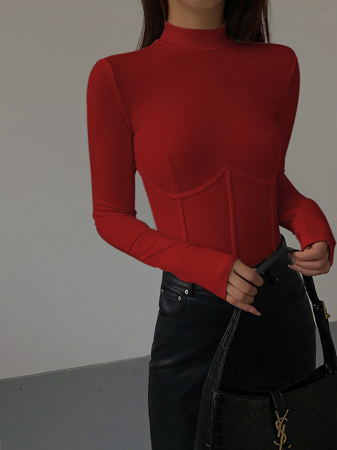 Drune | Klassische Slim Fit T-Shirt für Frauen