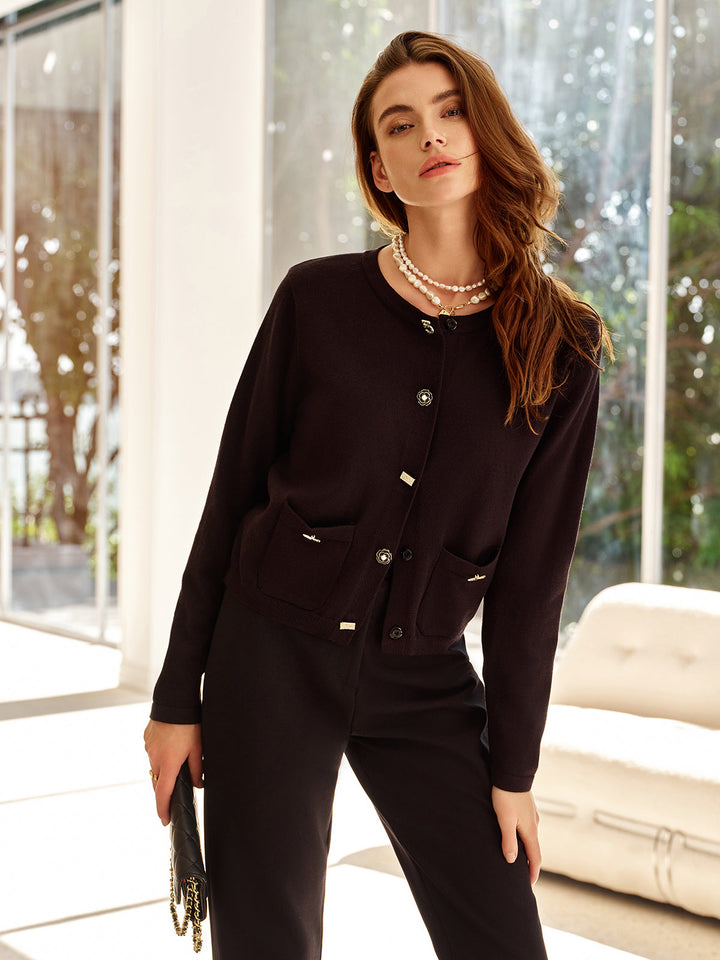 Drune | Cardigan mit Dekorativen Knöpfen und Taschen Rundhals Elegant und Klassisch