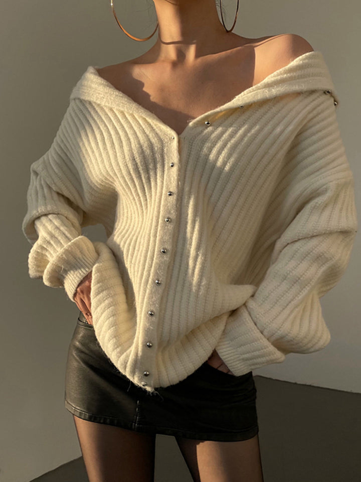 Drune | Off-shoulder Cardigan mit Perlenknöpfen Ribstrick Elegant und Lässig