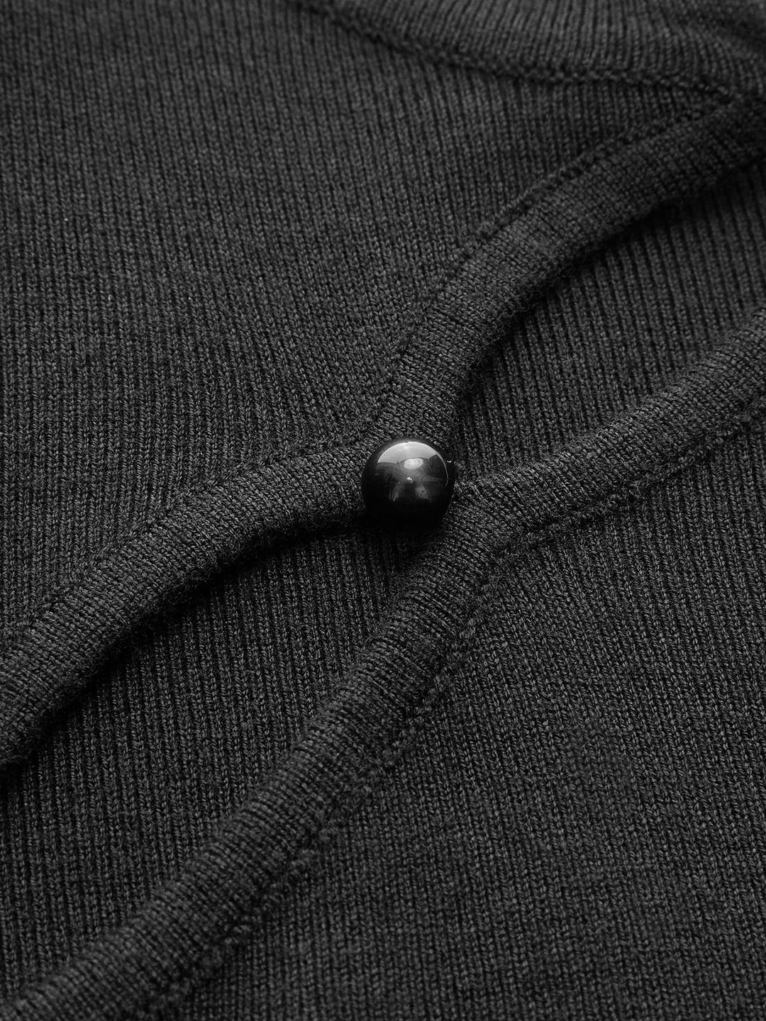Drune | Langarmige Bluse mit Einzigartigem Ausschnitt Baumwollmischung Modern und Elegant