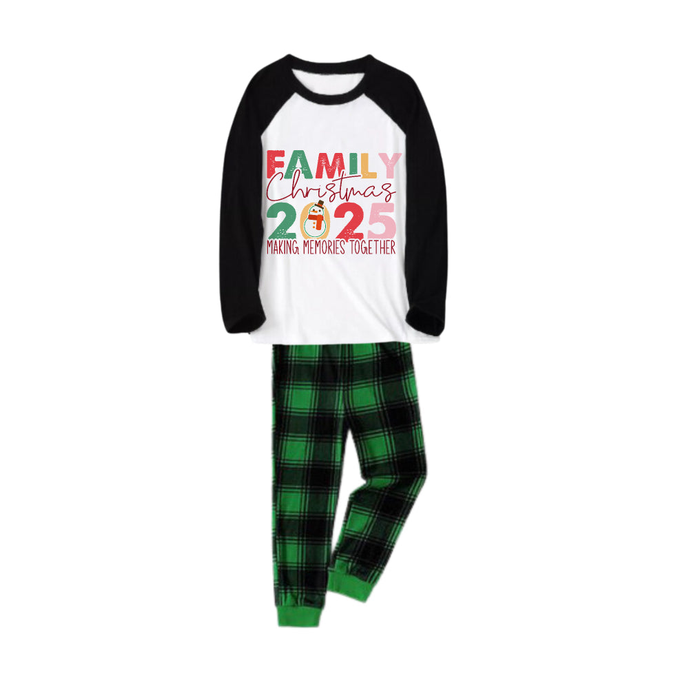 Drune | Schwarzes Raglan-Oberteil Grünes Karomuster Weihnachts-Pyjama-Set Mit "Familienweihnachten 2025" Feiertagstextdruck