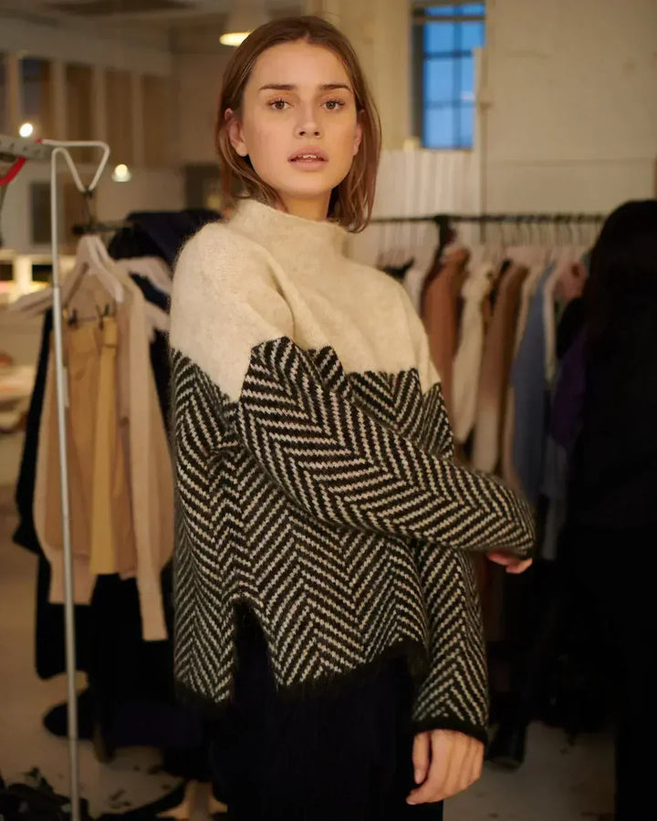 Drune | Warmer pullover mit Stehkragen