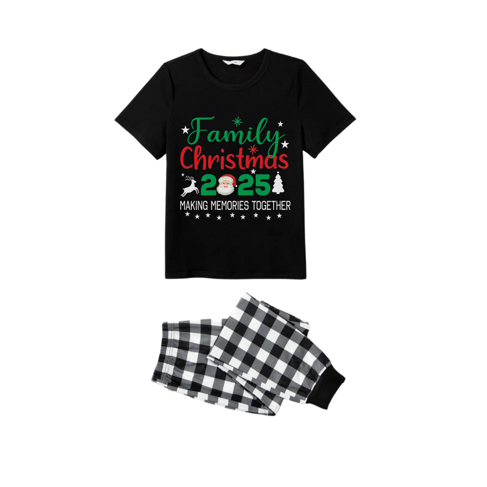 Drune | Schwarz-weiß kariertes Kurzarm-Weihnachtspyjama-Set mit festlichem Muster und typografischem Design