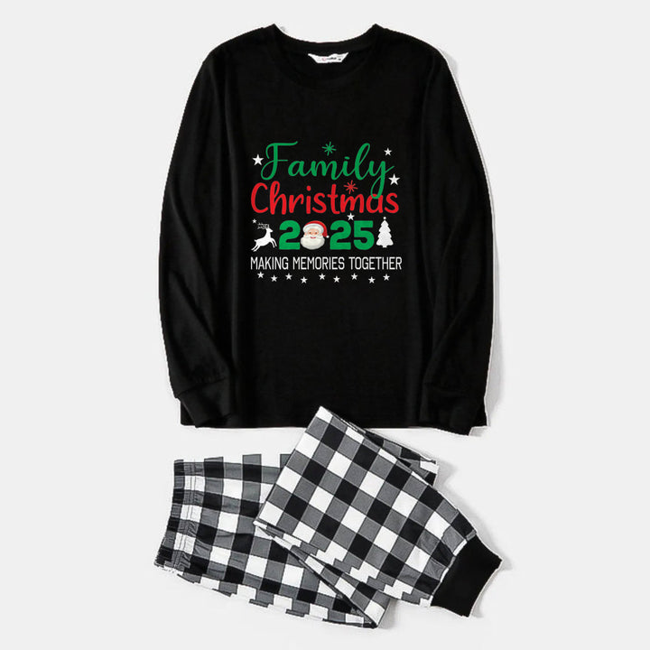 Drune | Schwarz und Weiß Karo Weihnachts-Pyjama-Set mit Santa und "Familienweihnachten 2025 Erinnerungen gemeinsam schaffen" Festlicher bunter Textdruck