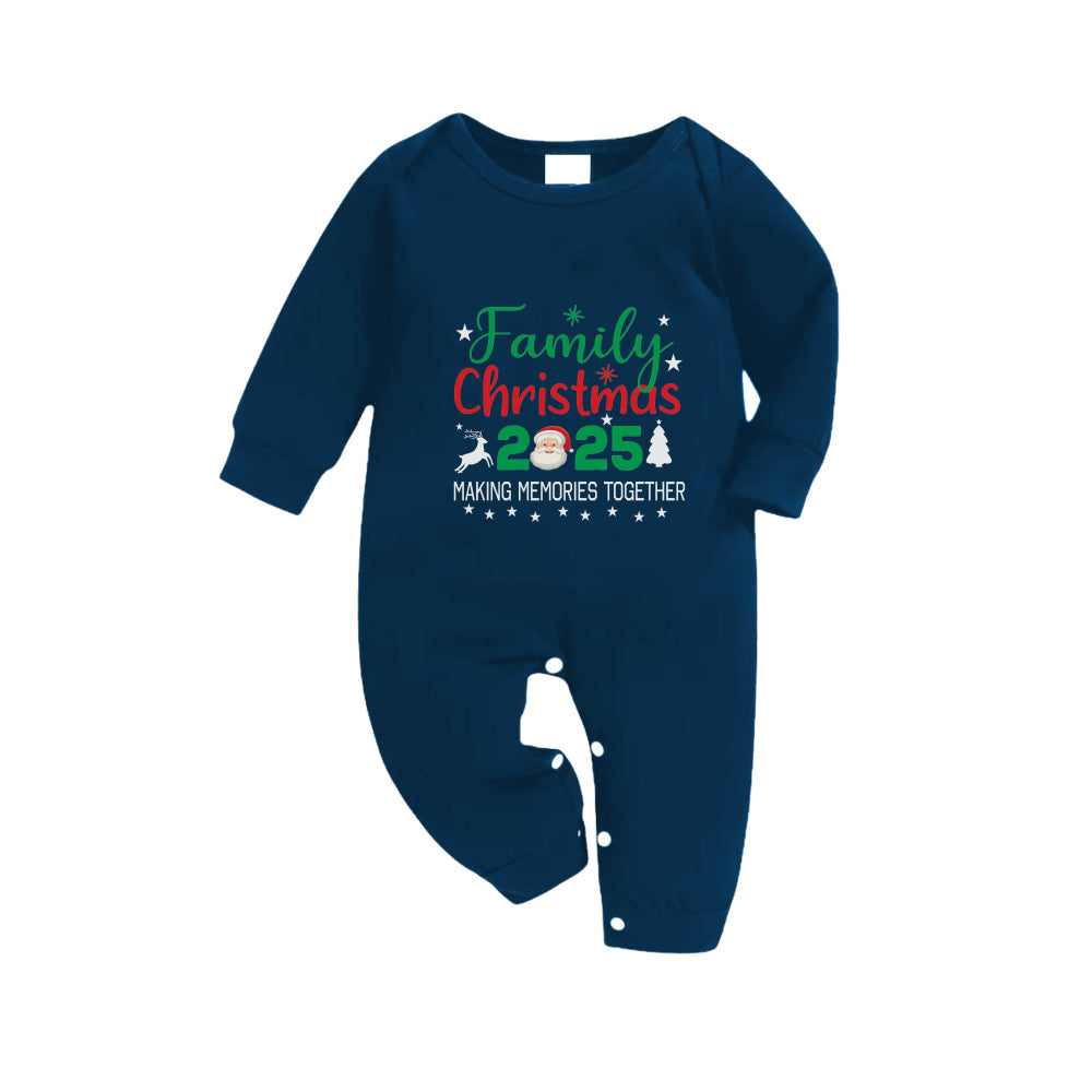 Drune | Weihnachtsfamilien-Pyjama-Set - Marineblau & Himmelblau Karo mit "Familienweihnachten 2025" und Santa-Muster Druck