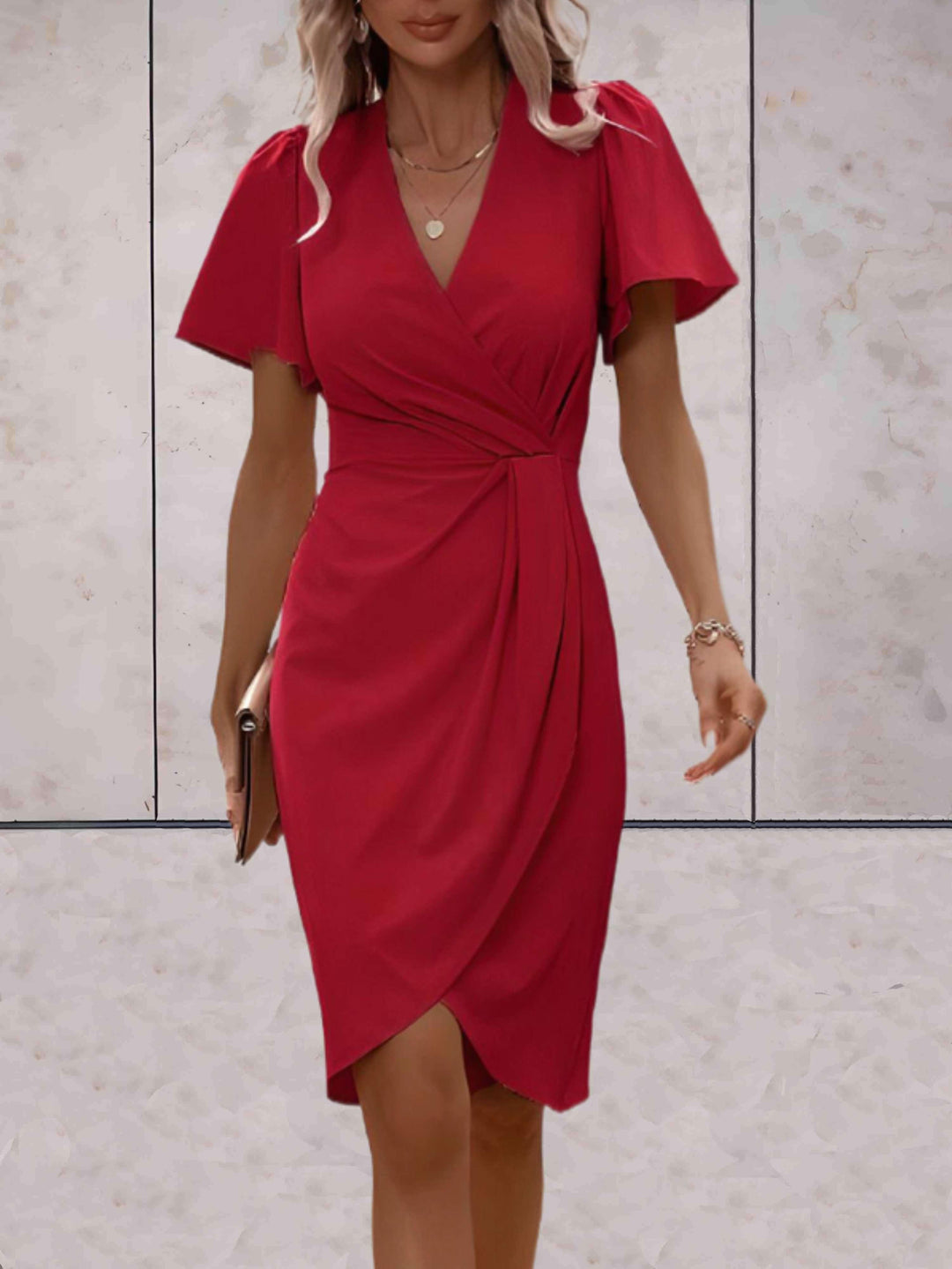 Drune | Eng anliegendes Kleid mit ausgestellten Ärmeln für Frauen