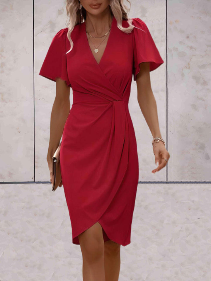 Drune | Eng anliegendes Kleid mit ausgestellten Ärmeln für Frauen