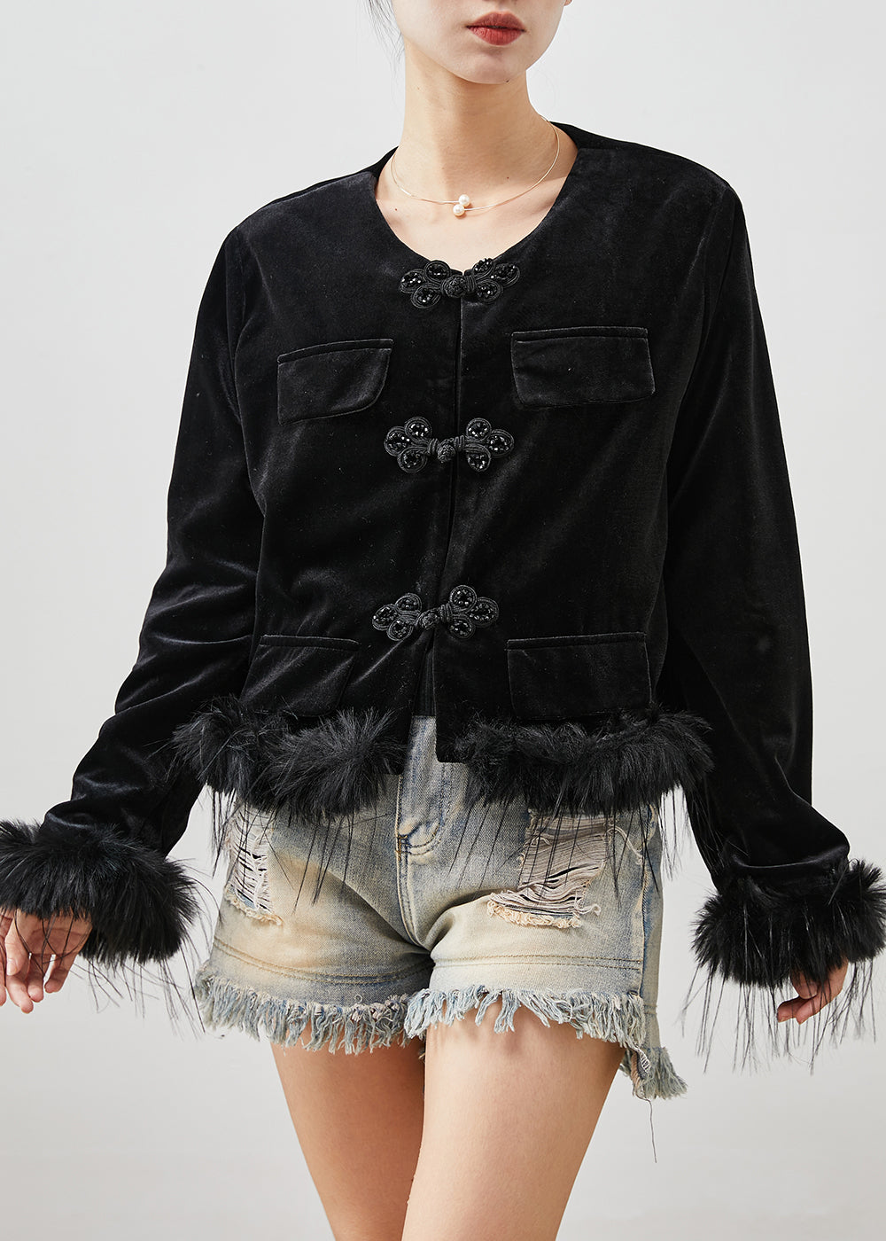 Drune | Schwarze chinesische Knopf-Patchwork-Feder-Seiden-Veloursjacken