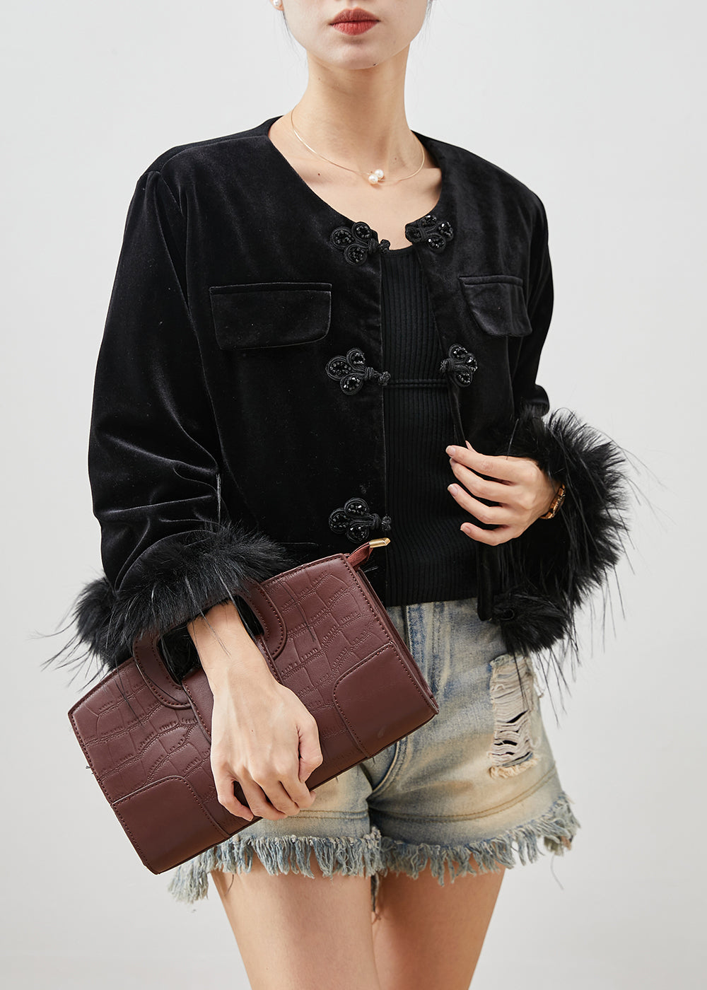 Drune | Schwarze chinesische Knopf-Patchwork-Feder-Seiden-Veloursjacken