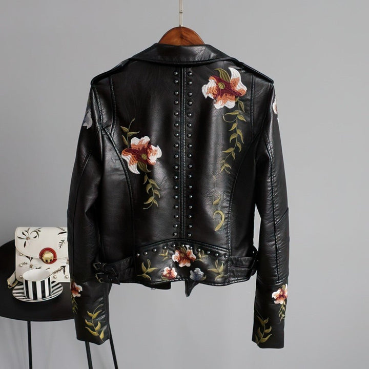 Drune | Kunstlederjacke - Florales Detail - Asymmetrischer Reißverschluss - Edgy Chic
