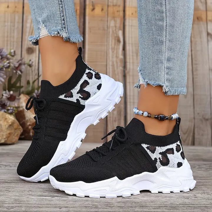 Atmungsaktive Sneaker mit Leopardenmuster