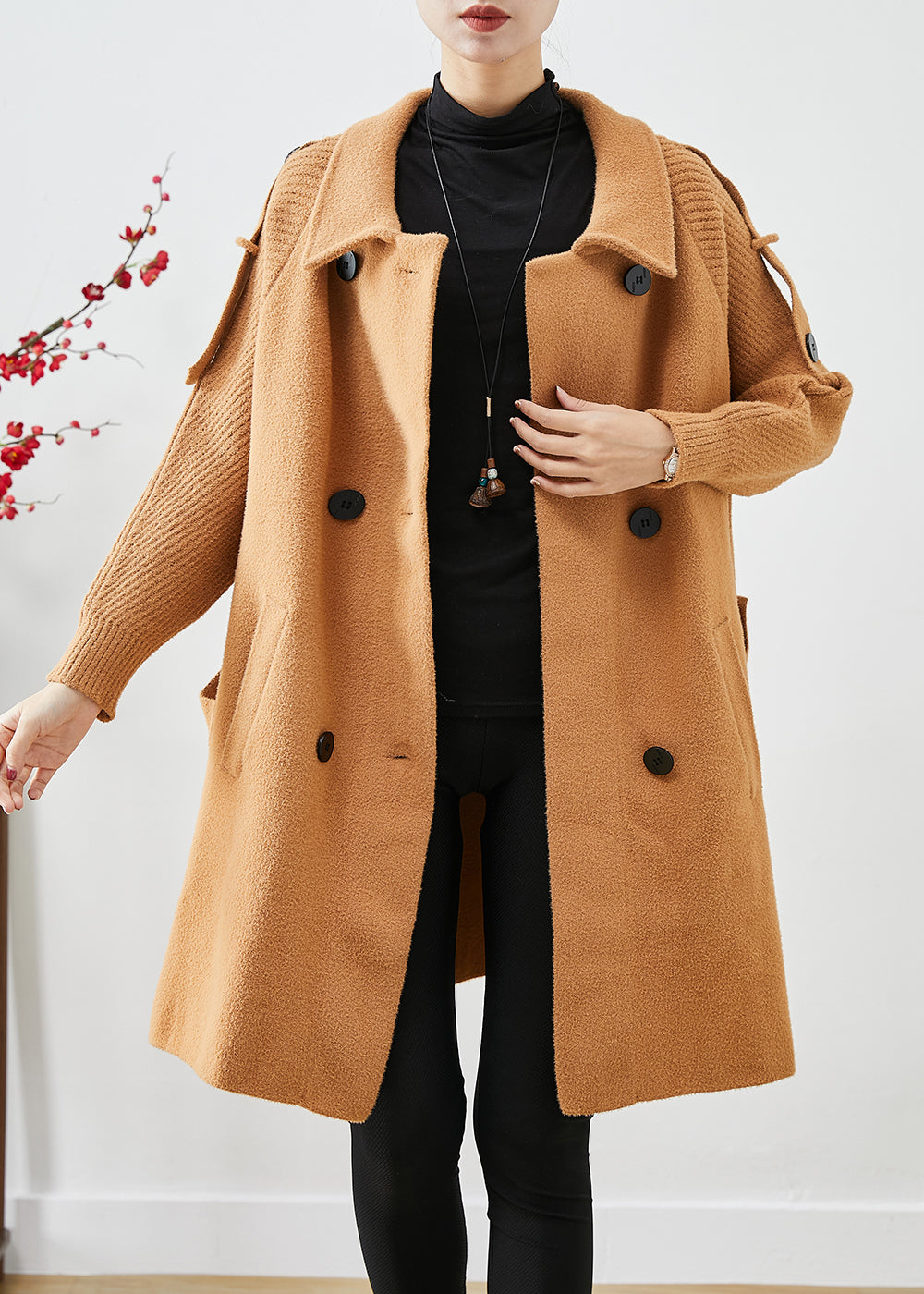 Drune | Leichte Camel Double-Breasted Patchwork Strickwoll-Trenchcoats