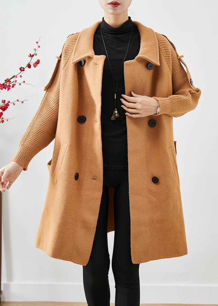 Drune | Leichte Camel Double-Breasted Patchwork Strickwoll-Trenchcoats