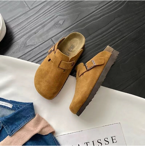 Drune | Wildleder Schlupfclogs Mit Verstellbarer Schnalle