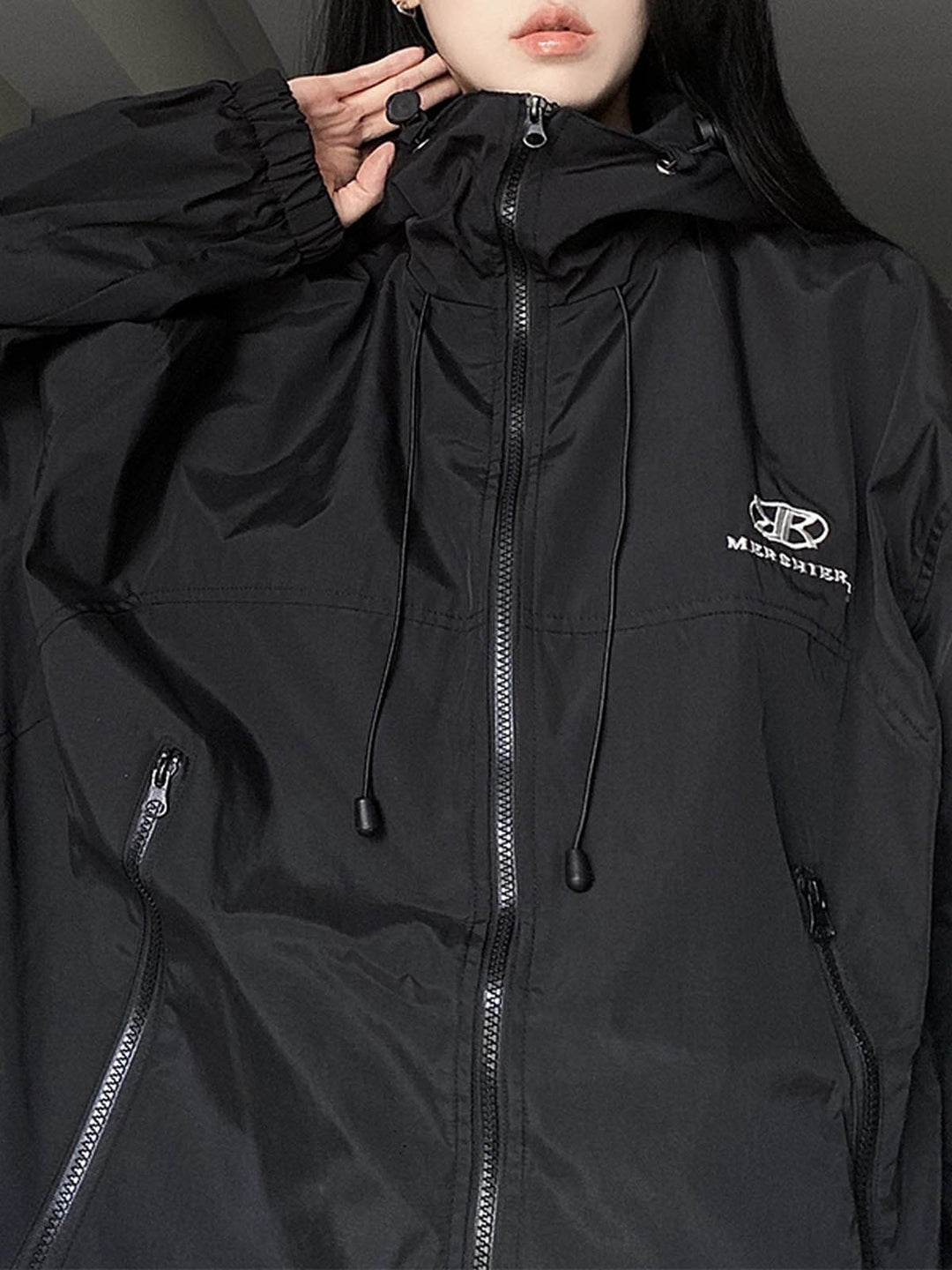 Drune | Retro schwarze wasserdichte Outdoor-Jacke mit Kapuze