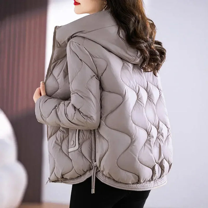 Drune | Damen Steppjacke mit Kapuze und Reißverschluss