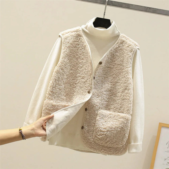 Drune | Damen Wollgilet mit Knopfverschluss und Taschen