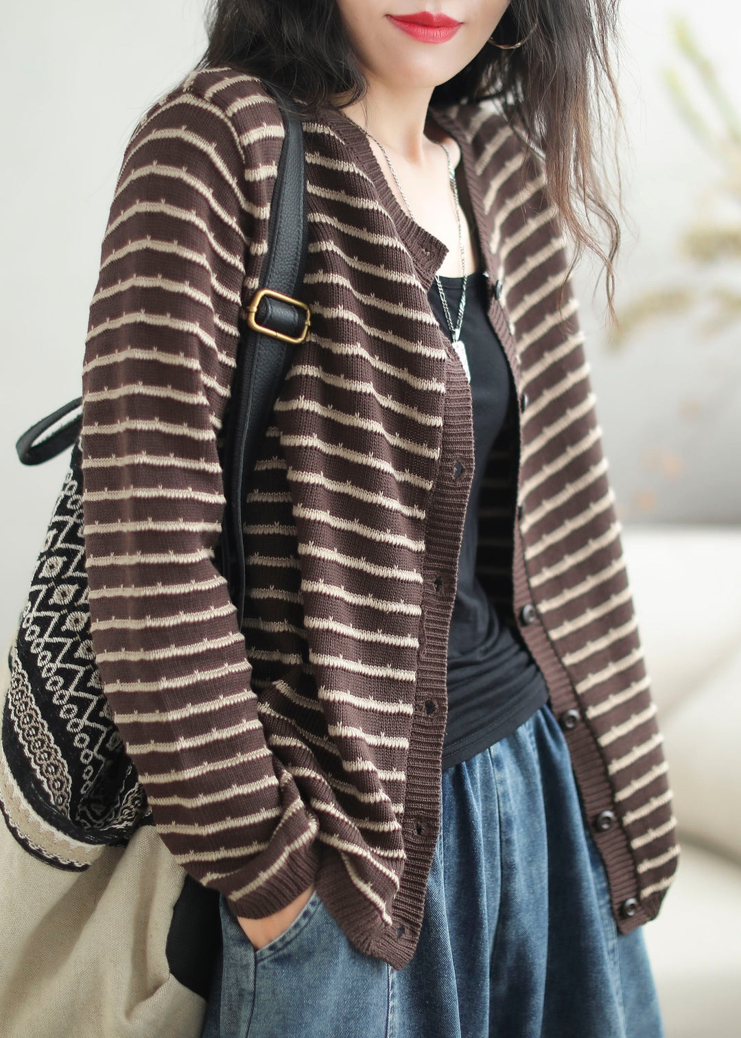 Drune | Schwarze O-Hals gestreifte Patchwork Knopf gemütliche Baumwollstrickpullover Mäntel