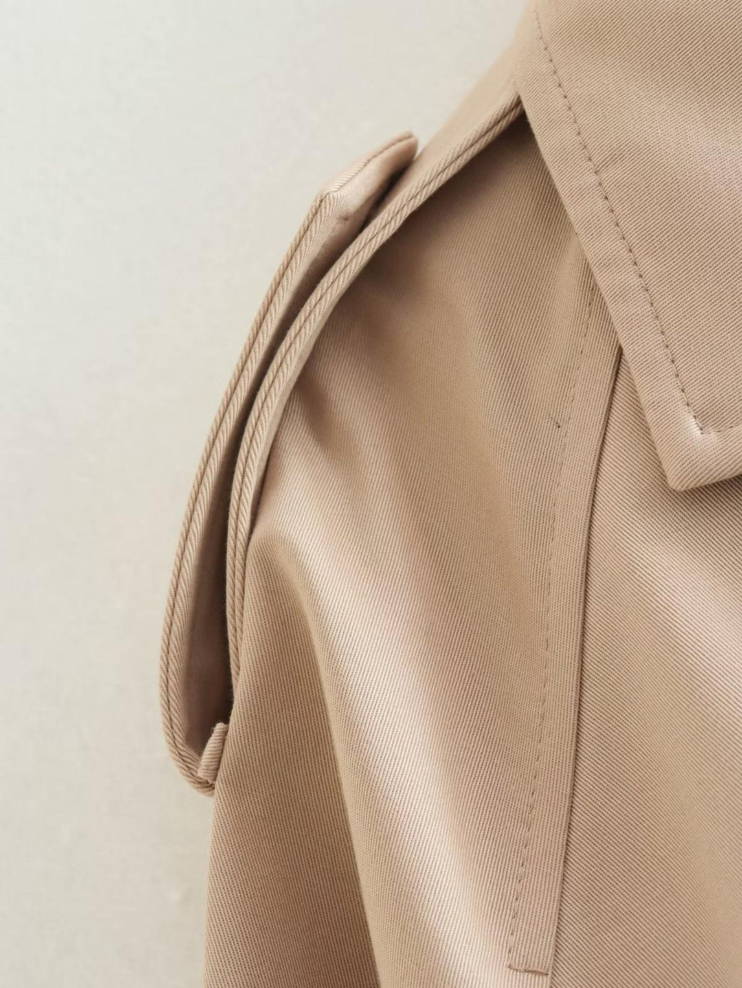 Drune | Klassische Beige Damenkurzjacke Für Alle Anlässe