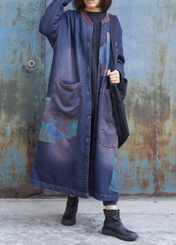 Drune | blaue Drucke Fashion-Trenchcoat Inspiration zwei große Taschen dicke Mäntel