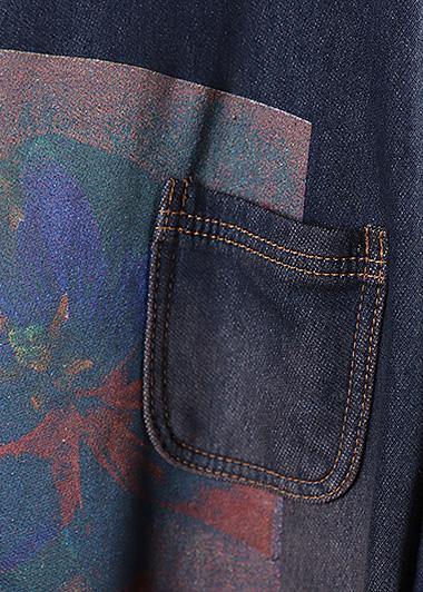 Drune | blaue Drucke Fashion-Trenchcoat Inspiration zwei große Taschen dicke Mäntel