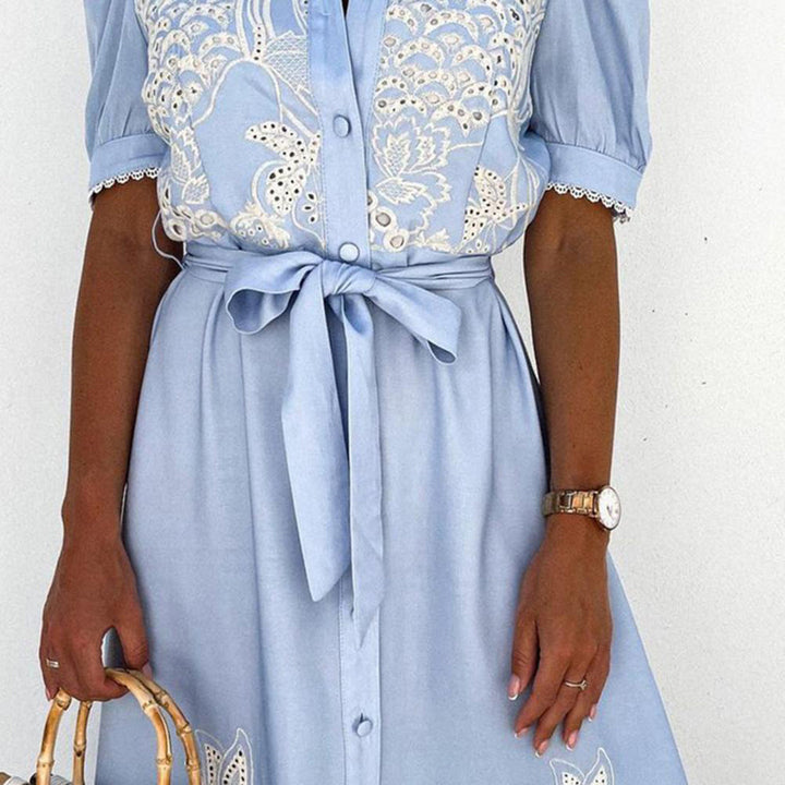 Drune - Elegantes besticktes Sommerkleid