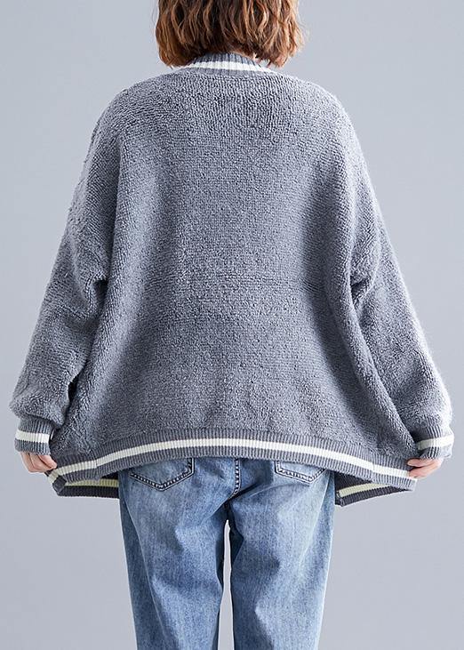 Drune | große Taschen graue V-Ausschnitt Strickwaren Übergrößen Kleider gestrickte Jacken