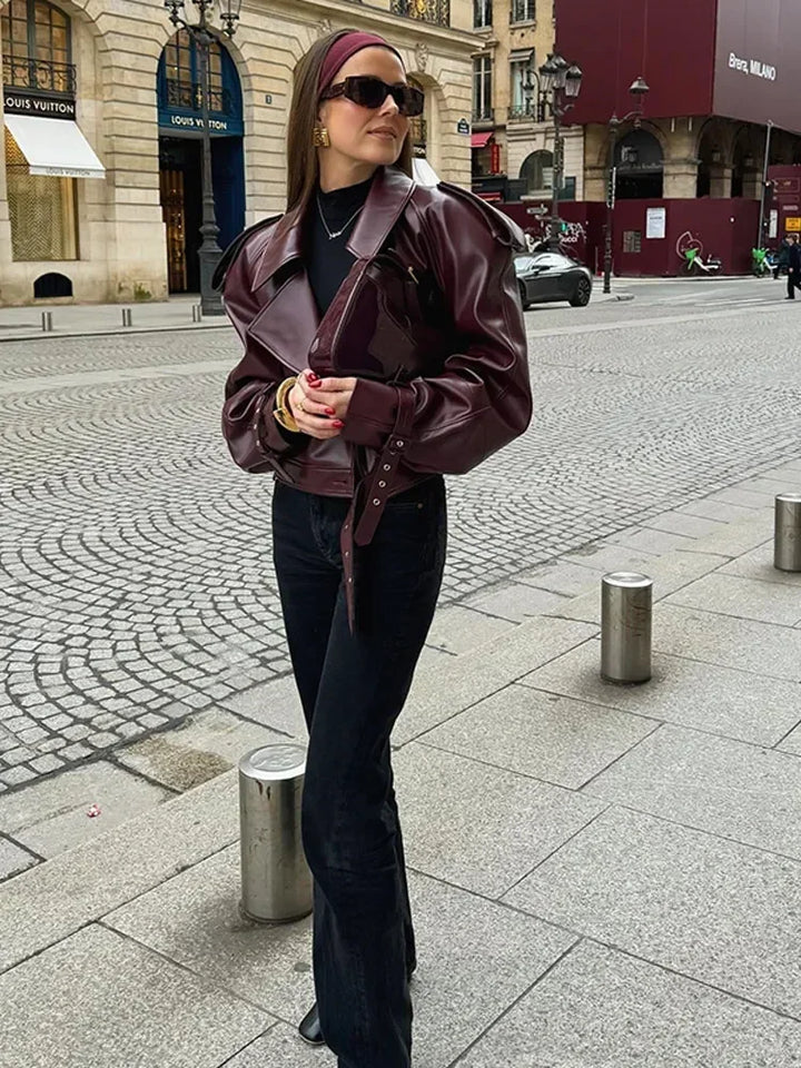 Drune | Bordeaux kurze Herbstjacke mit Ärmelgürteln
