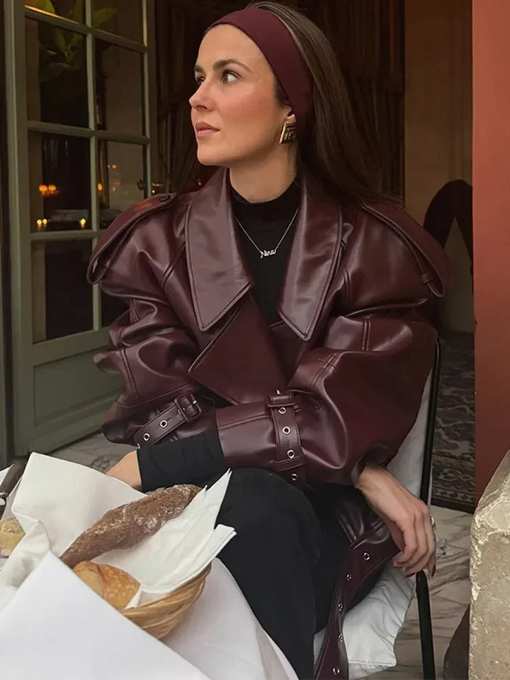 Drune | Bordeaux kurze Herbstjacke mit Ärmelgürteln