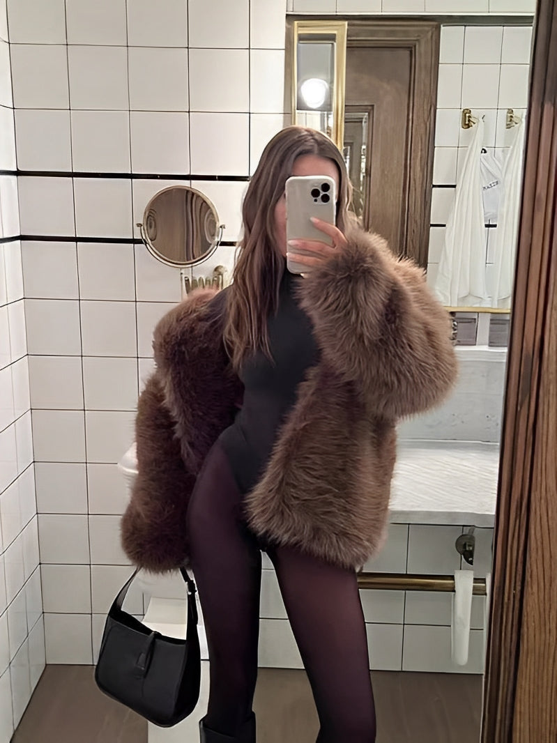 Drune | Damen Kurze Jacke Aus Weichem Kunstfell mit Lockerer Passform