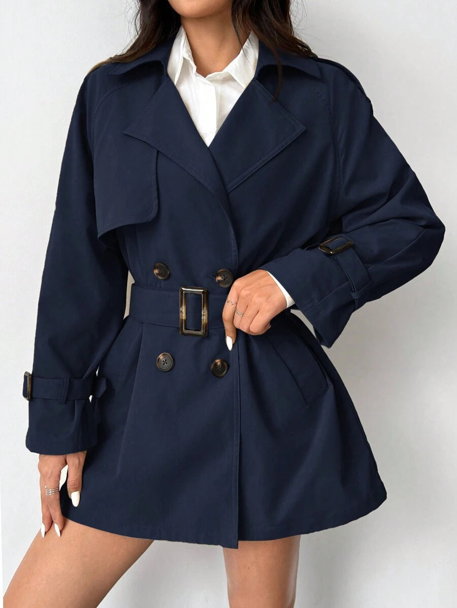 Drune | Damen Kurze Regenjacke mit Schleifenbund und Doppelter Knopfleiste