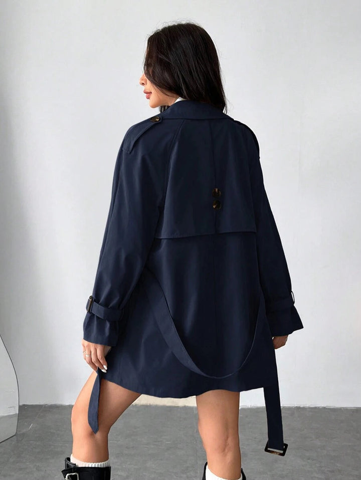 Drune | Damen Kurze Regenjacke mit Schleifenbund und Doppelter Knopfleiste