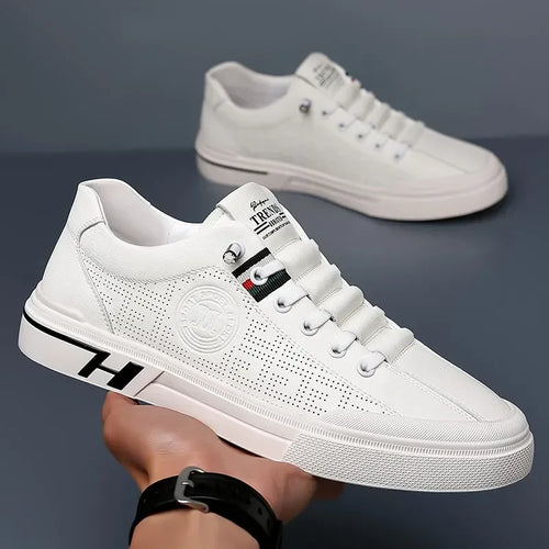 Drune | Perforierte Ledersneaker mit Logodetail