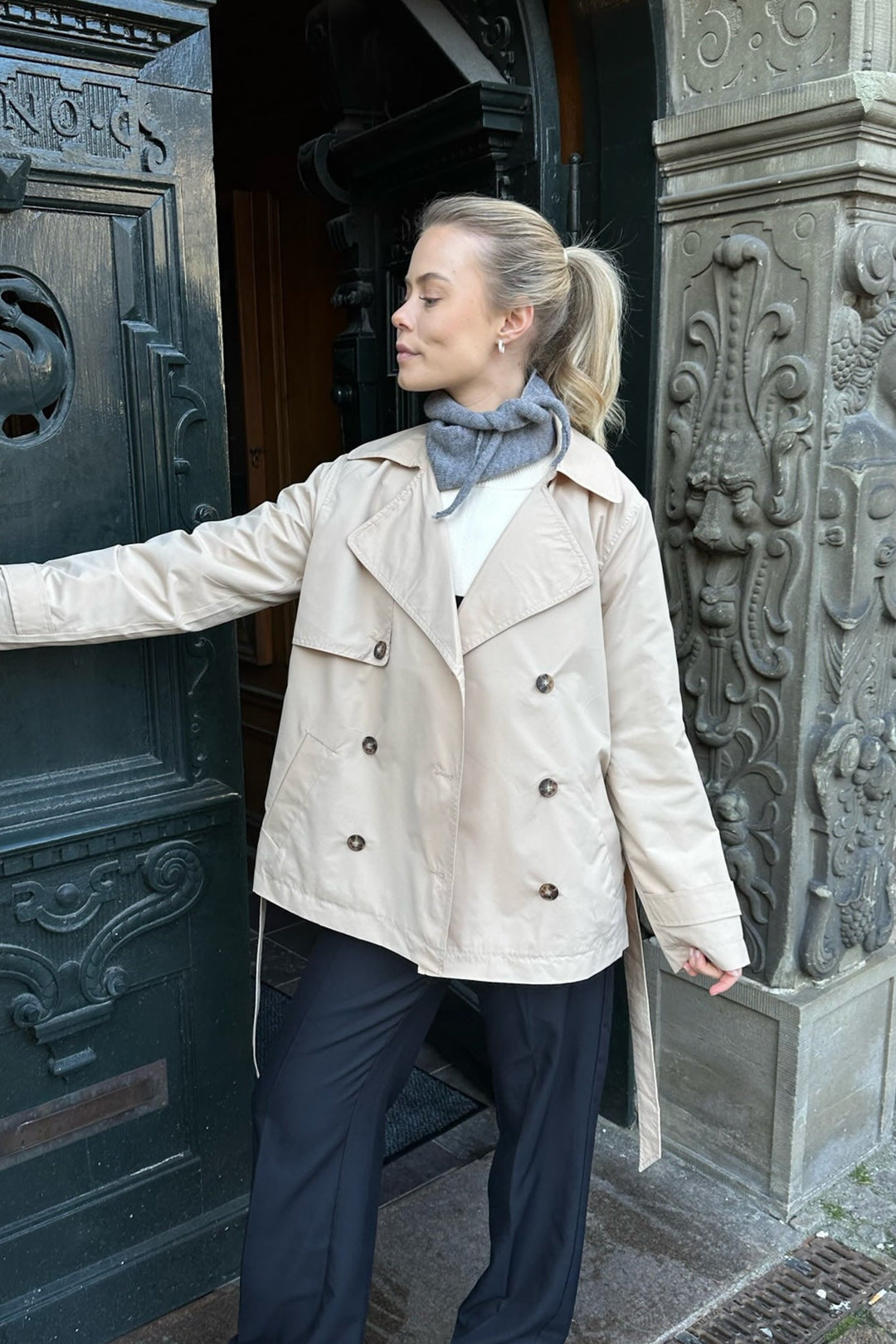 Drune | Kurzer Trenchcoat für die Übergangszeit
