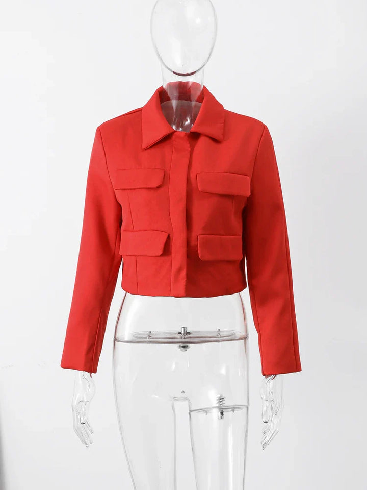 Eleganter Roter Frühlingsmantel
