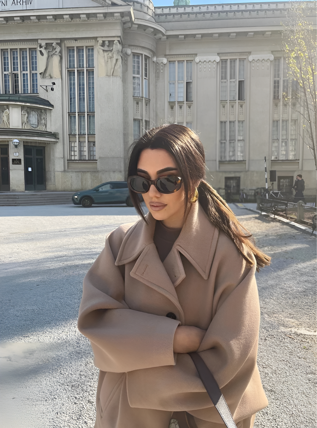 Drune | Elegantes Damen-Cape mit Knöpfen und Wollmischung